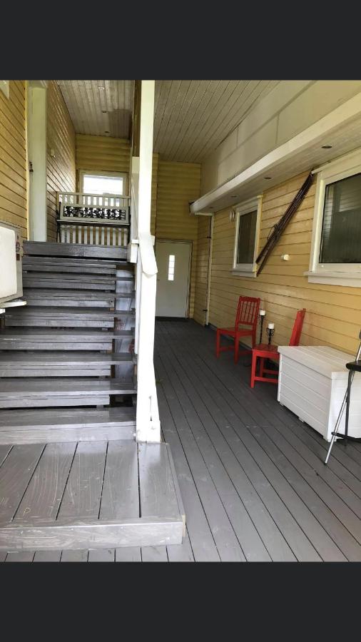 Den gule huset Appartement Lyngdal Buitenkant foto
